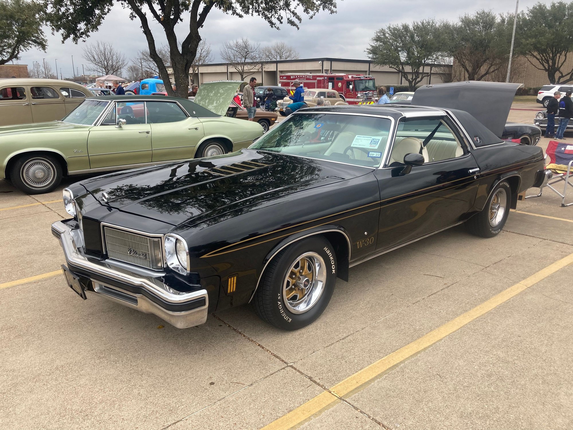 “Sweethearts and Orphans” Car show in Waxahachie Tx today ...