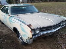 Parting out 1966 Olds Delta 88 2dr hardtop. Very rusty floor, firewall,trunk & core support. Black interior in fair condition.