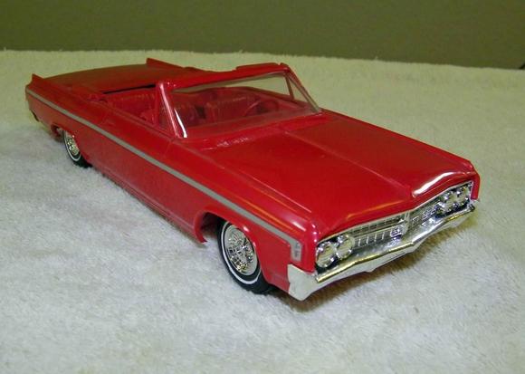 1963 Oldsmobile Starfire Convertilbe Promo Model Car