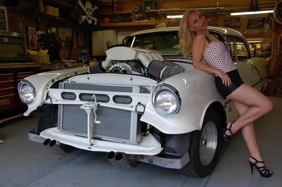 Yes, that's Rachel Robbins posing with Lady 56.  My car is sooo lucky....

And by the way, -what a GREAT LADY Rachel is.  Terrific and classy in every sense...