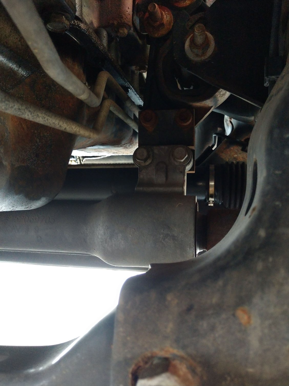 Differential drop bracket