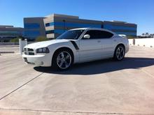 2006 DODGE CHARGER R/T 5.7HEMI. 20" RIMS, TIRES 275/45/20 FRONT &amp; 295/45/20 REAR
