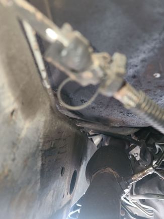 Driver side, hard to see upstream O2 sensor