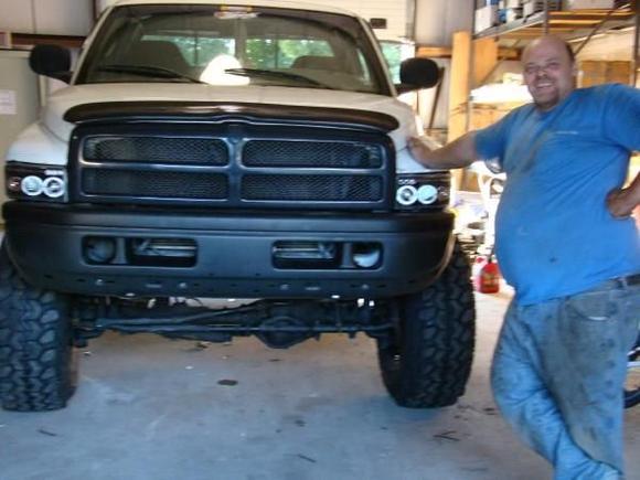 l with the new grll and bumper on. no fog lights