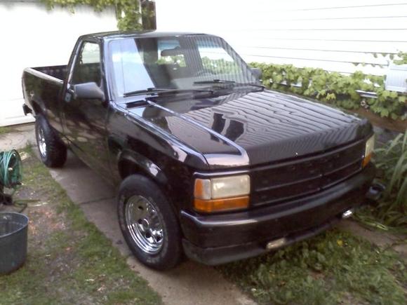 the truck. '96 dakota single cab short box 2wd 5.2 v8 5 speed. no mods done yet, except 15" american racing tailgunner chrome wheels