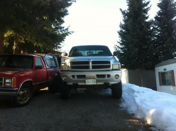 This is a pic of my truck beside my friends Dodge Dakota. My truck is a giant compared to his lol
