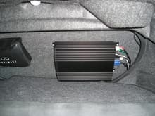 this is the computer mounted in the trunk, disguised in a custom case too look like a stereo amp.