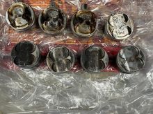 Cp pistons on top 
Type r pistons on the bottom. 