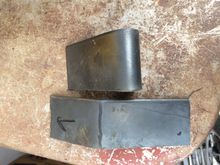 Top tab for top of tunnel, bottom tab for the frame