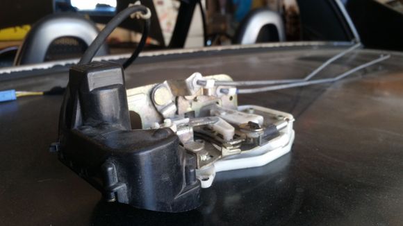 Time to install my jdm map lights in the driver side 😎. Great thing is the person i got this from took this whole piece out of his car from Europe and it came with power locks so im also getting power locks the same time im installing the map lights. Just need to pay a person to install the electric components to make the power locks function, and the map lights to turn on and off. So this is my next project cheers. Will update when I finish.