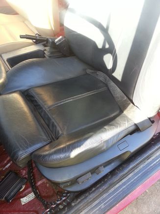 1985 e30 with 2001 e32 seats