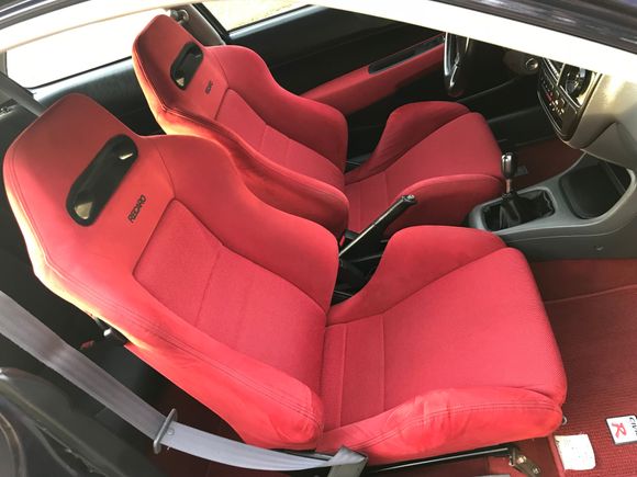 LIKE NEW RECARO SEATS