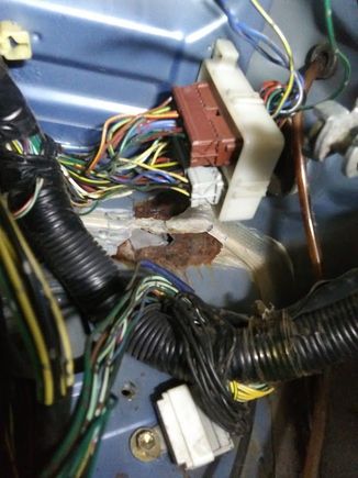 underdash connector