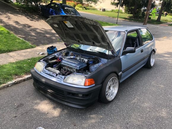 Update on the hatch. Since the last time you guys saw her I added a 96 spec Type R lug conversion along with a brand new set of Wages CS1 wheels. Also I got a free ebay Js lip for the SiR front so I threw it on. Fitment was basura