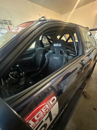 Sparco seat with 6 point harness