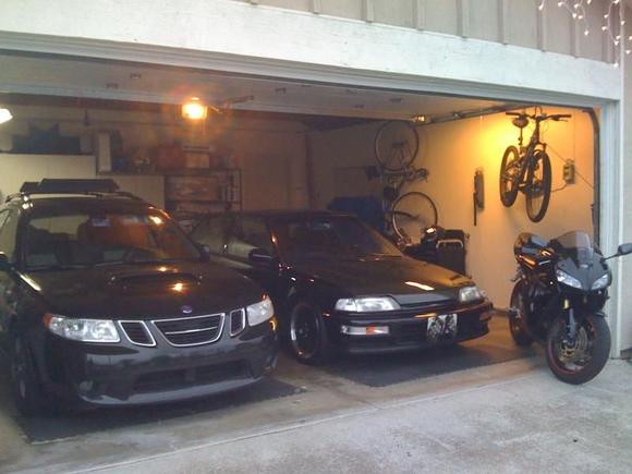 My current collection of vehicles.
K2 Mach 1.0 road bike, Diamondback FS and disk brakes mountain bike
ALL BLACK: 05 600RR, 05 9-2X, 90 EF