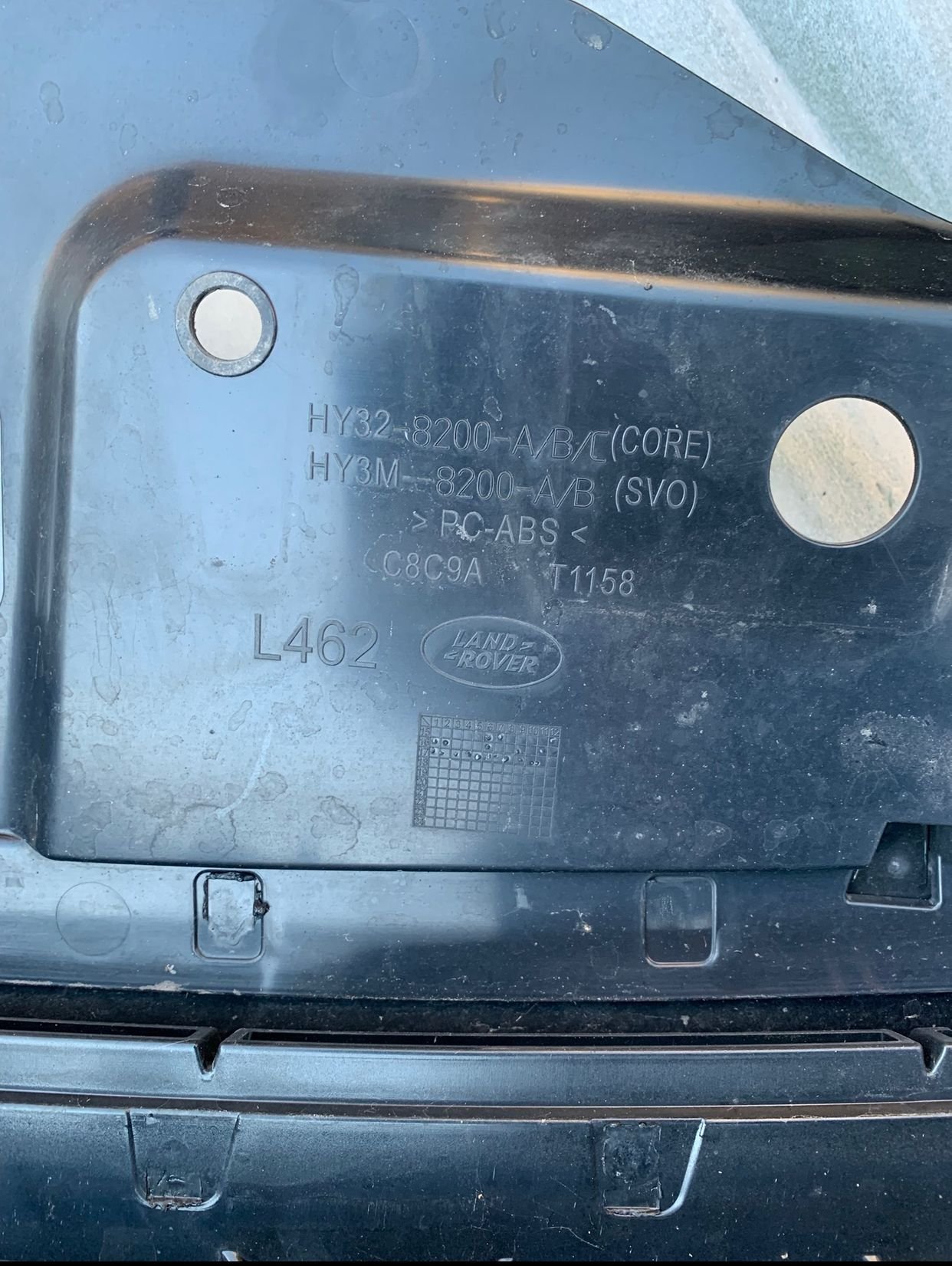 Exterior Body Parts - Used Discovery 5 front grille - Used - 2017 to 2020 Land Rover Discovery - Mt. Olive, NJ 07836, United States