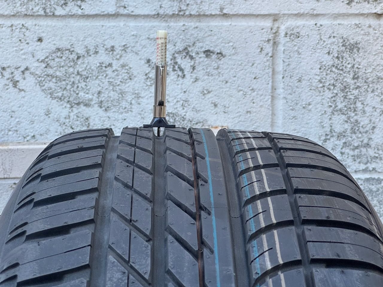 Wheels and Tires/Axles - Five 21" Land Rover Discovery Wheels and Tires - Used - -1 to 2026  All Models - Los Angeles, CA 90029, United States