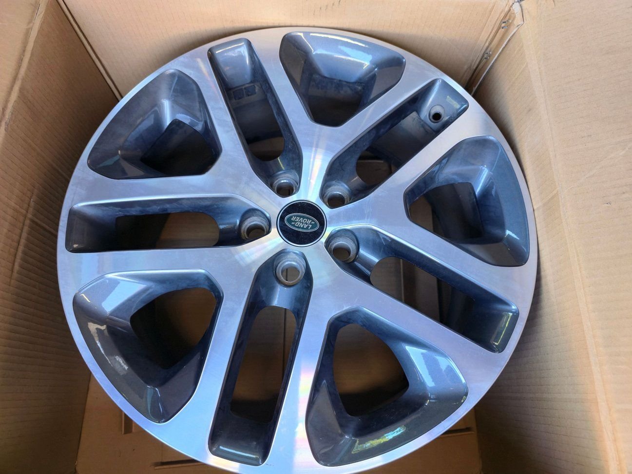 Wheels and Tires/Axles - Defender 20" wheels - Used - 2020 to 2026 Land Rover Defender 110 - Tacoma, WA 98409, United States