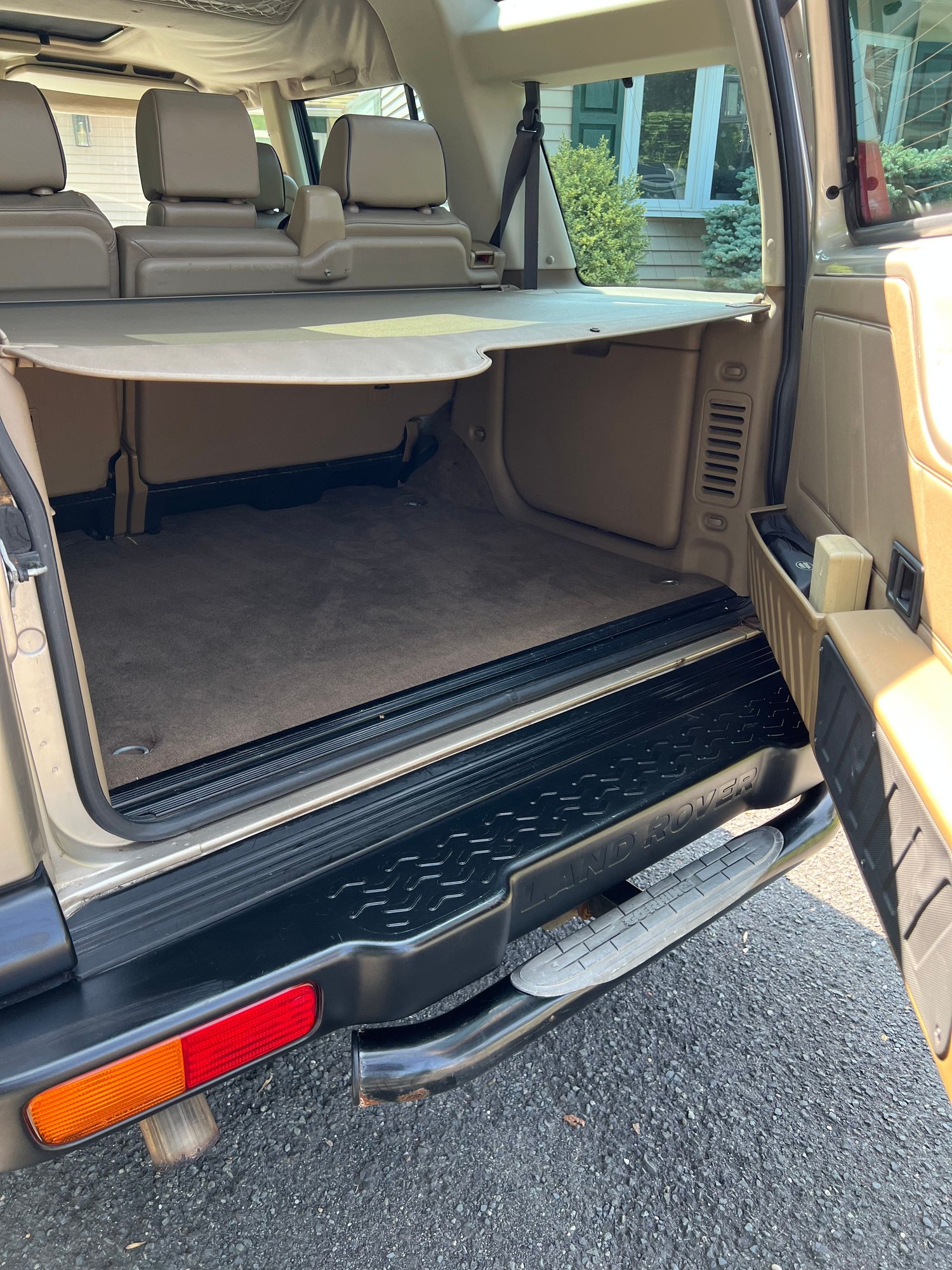 2002 Land Rover Discovery - 2002 D2 For Sale - Used - VIN SALTY12452A757347 - 136,000 Miles - 6 cyl - AWD - Automatic - SUV - Gold - North Plainfield, NJ 07062, United States