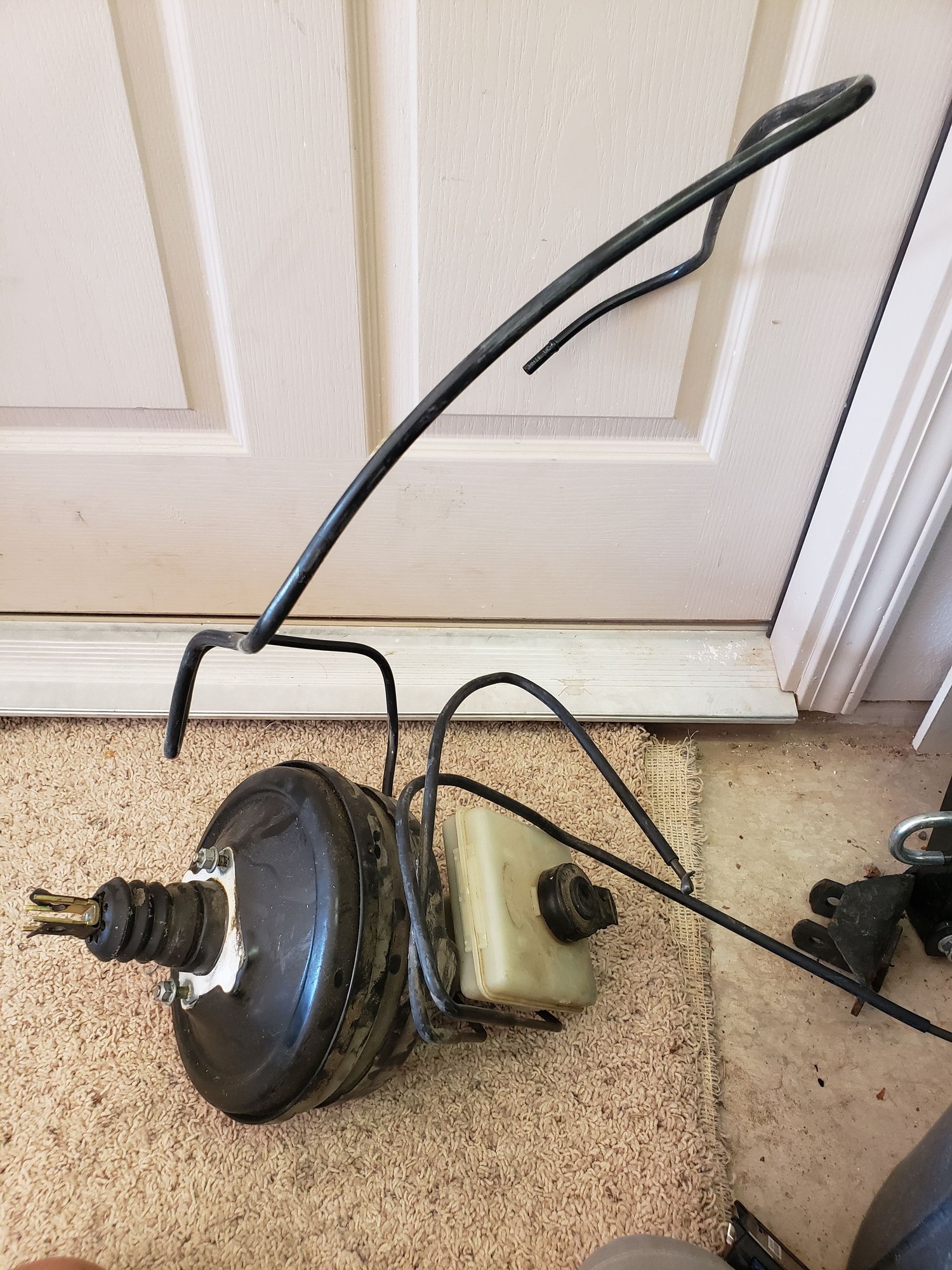 Miscellaneous - D2 parts, brake booster, brake master, heater core n cd - Used - 2000 to 2004 Land Rover Discovery - Albuquerque, NM 87110, United States