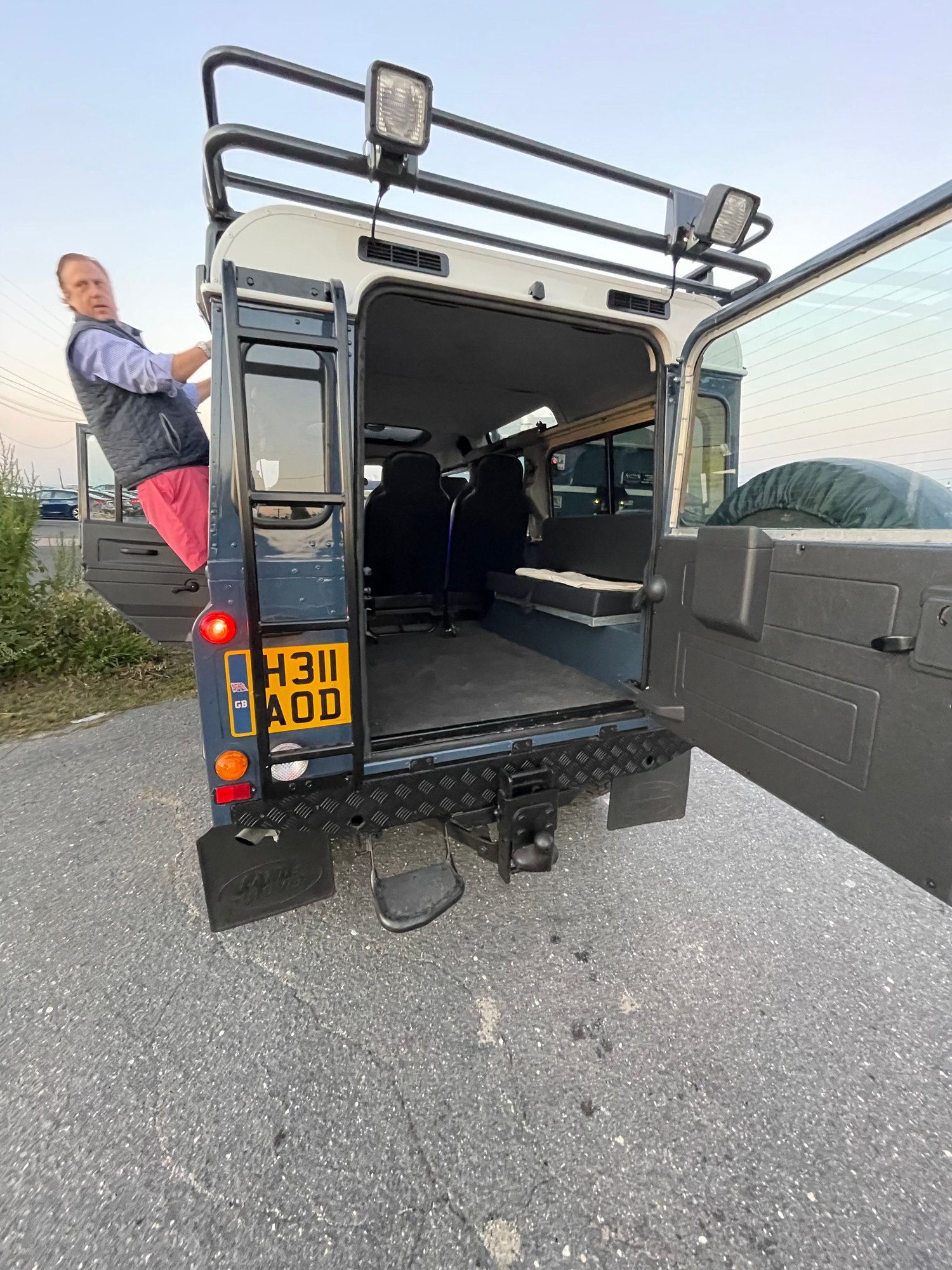 1990 Land Rover Range Rover - 1990 Land Rover Defender 110 County Estate - Used - VIN 1111111111 - 144 Miles - 4WD - Manual - Truck - Blue - Washington, CT 06793, United States