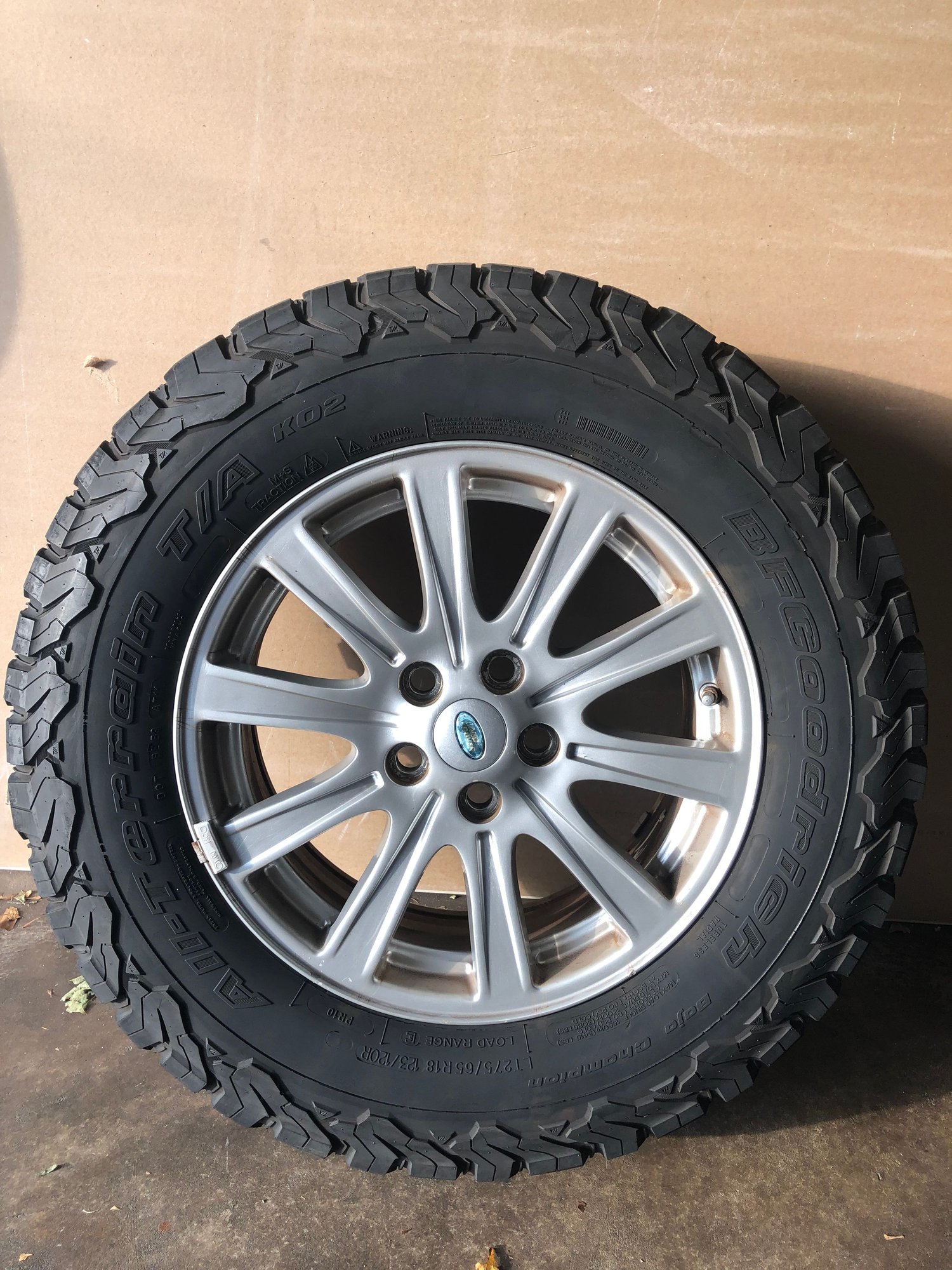 Wheels and Tires/Axles - OEM 18” wheels - Used - 0  All Models - White Plains, NY 10605, United States