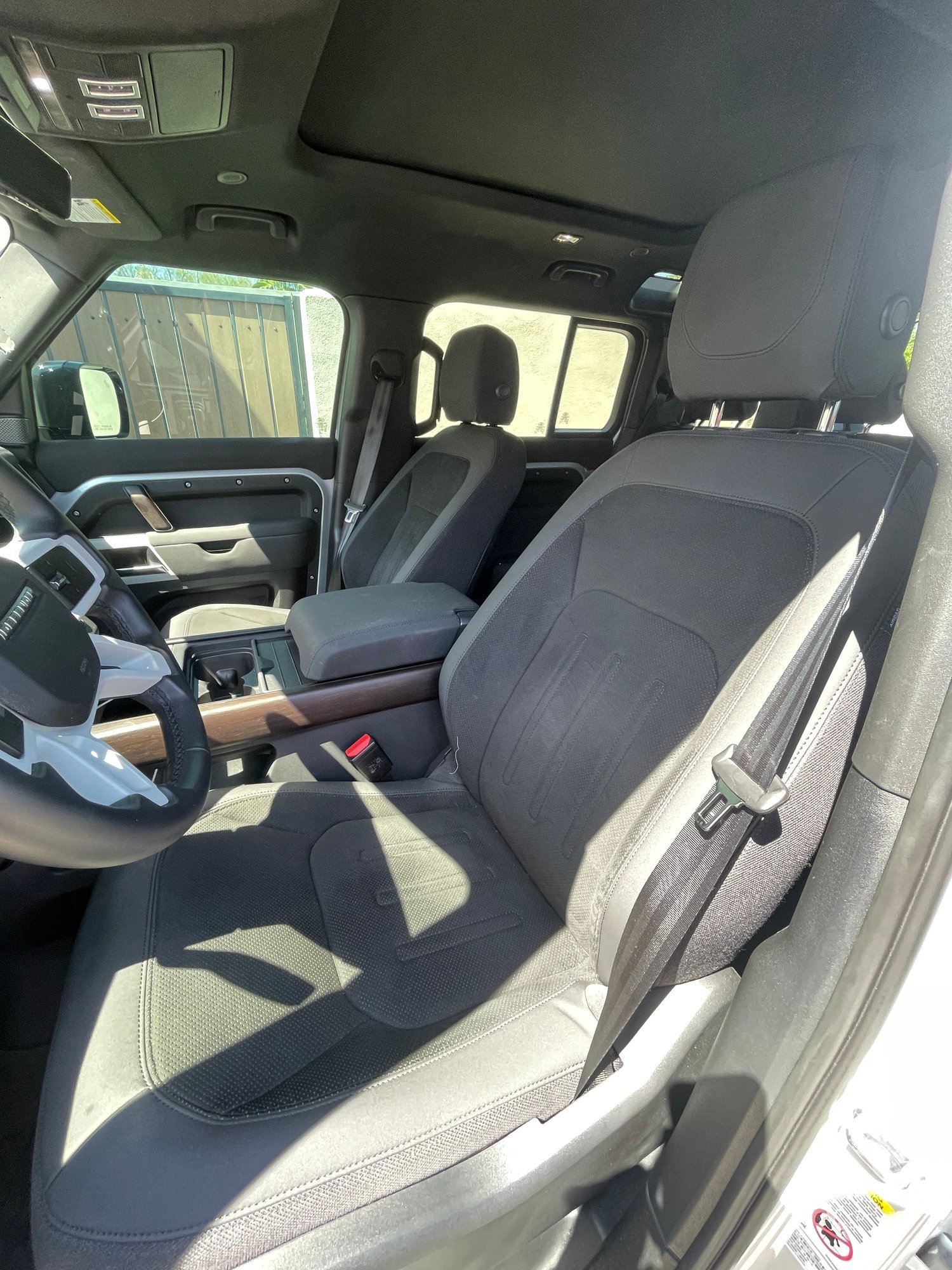 2021 Land Rover Defender - 2021 Land Rover Defender - Used - VIN SALEP7RU4M2049138 - 3,379 Miles - 6 cyl - 4WD - Automatic - SUV - Silver - Scottsdale, AZ 85254, United States