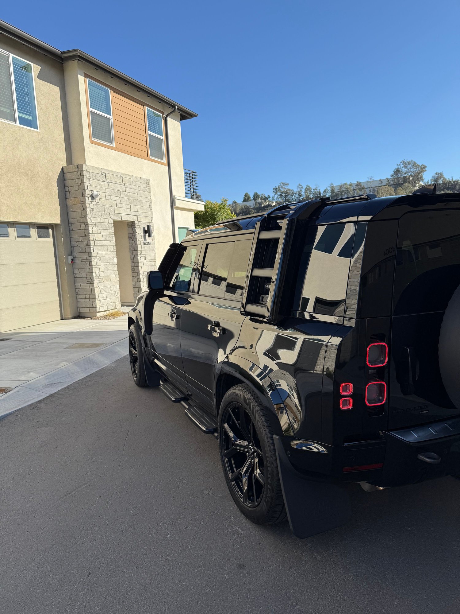 2022 Land Rover Defender - 2022 Land Rover Defender 110 • HSE Sport Utility 4D - Used - VIN SALE3ERU8N2087263 - 56,000 Miles - 6 cyl - AWD - Automatic - SUV - Black - San Diego, CA 92126, United States