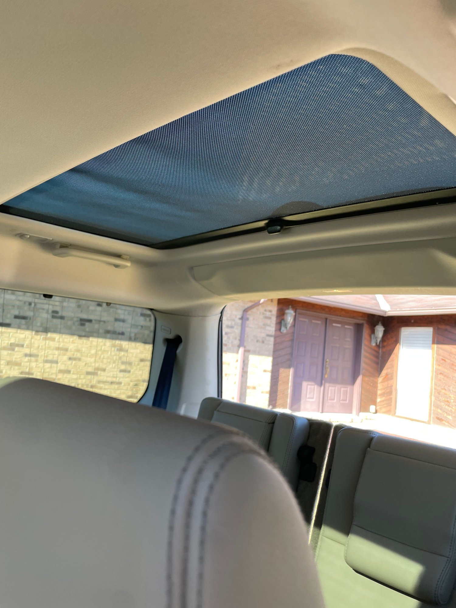 2013 Land Rover LR4 - Well Cared For 2013 Loire Blue L - Used - VIN SALFR2BG2DH365401 - 186,635 Miles - 8 cyl - AWD - Automatic - SUV - Blue - Pittsburgh, PA 15086, United States