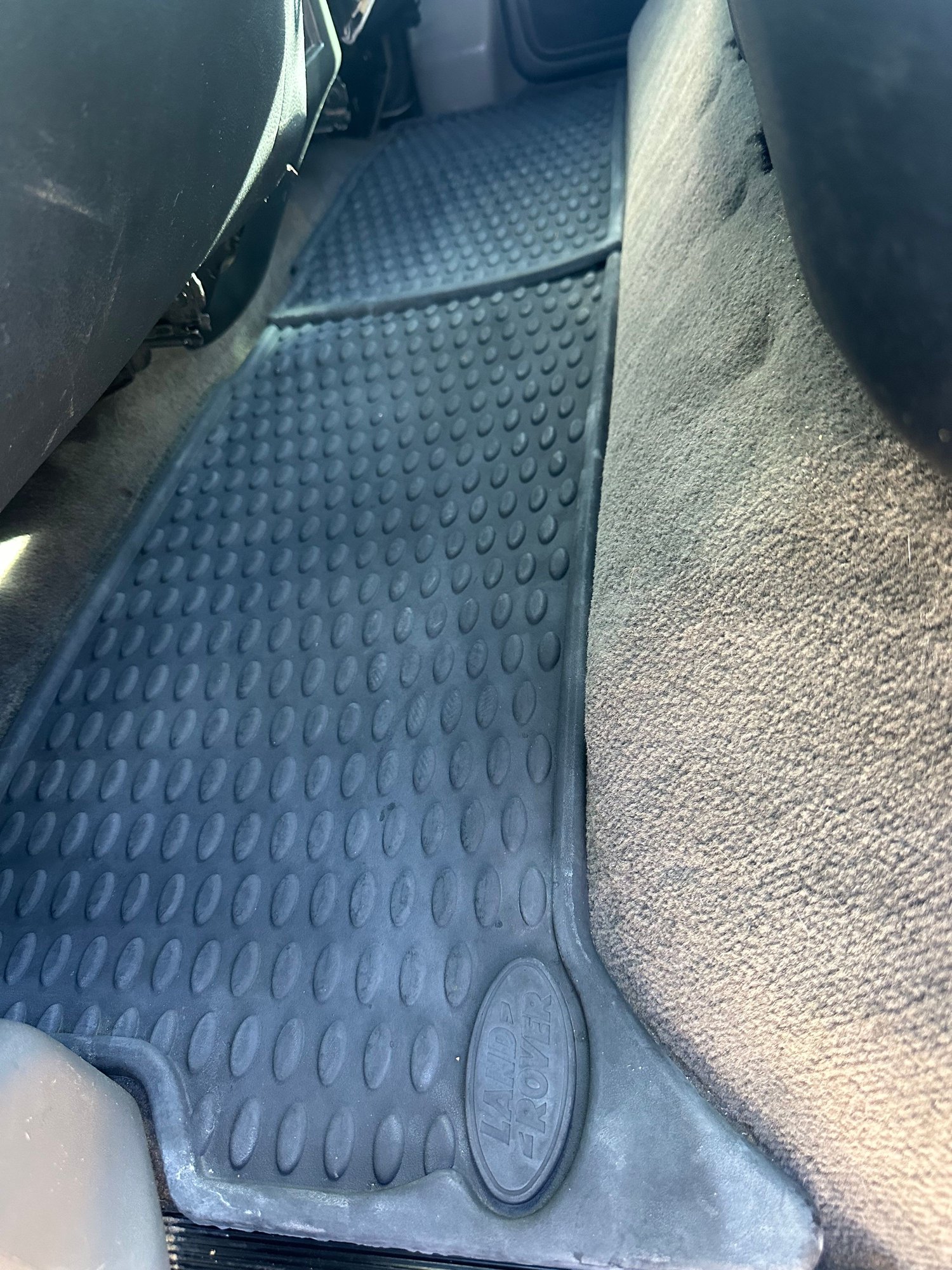 2002 Land Rover Discovery - 2002 Land Rover discovery Westminster series - Used - VIN SALTY15472A762853 - 182,000 Miles - 8 cyl - 4WD - Automatic - SUV - Silver - Cortez, CO 81321, United States