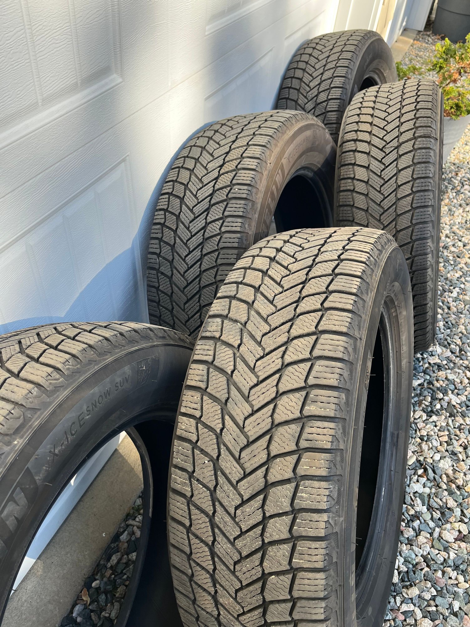 Wheels and Tires/Axles - 255/60/20 Michelin X-Ice Snow Tires (5) - Used - -1 to 2027  All Models - East Sandwich, MA 02537, United States
