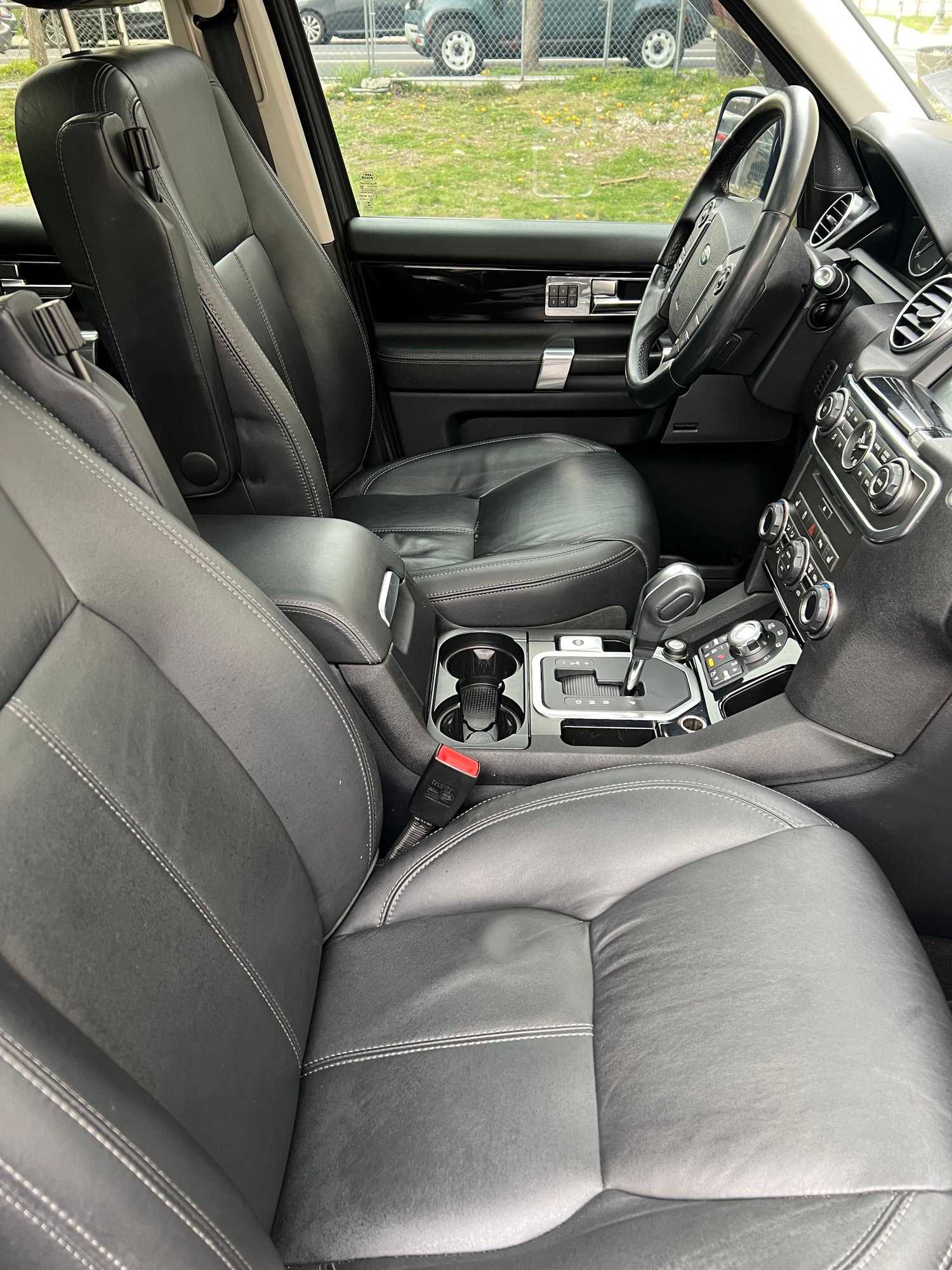 2012 Land Rover LR4 - 2012 Land Rover LR4 HSE - Used - VIN SALAK2D49CA646698 - 83,133 Miles - 8 cyl - AWD - Automatic - White - Jersey City, NJ 07302, United States