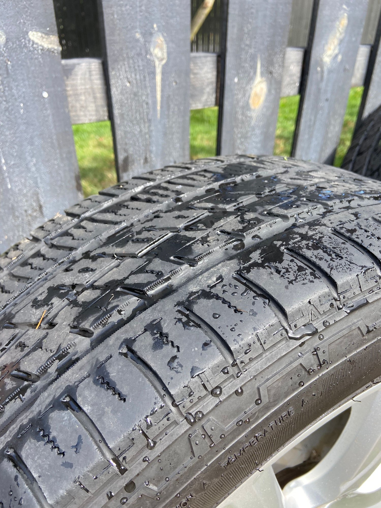 Wheels and Tires/Axles - LR4 - Factory rims/tires & TPMS sensors - Used - 2014 to 2016 Land Rover LR4 - Buffalo, NY 14222, United States