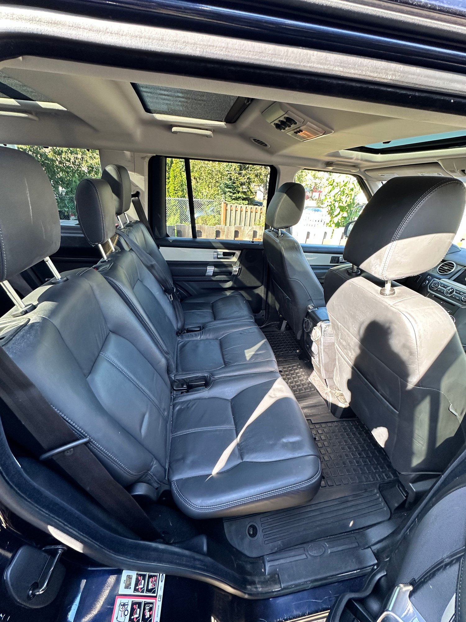 2014 Land Rover LR4 - 2014 Land Rover LR4 HSE LUX sport utility - $20,000 (Northeast Tacoma) - Used - VIN SALAK2V64EA705773 - 145,118 Miles - 6 cyl - 4WD - Automatic - SUV - Blue - Tacoma, WA 98404, United States