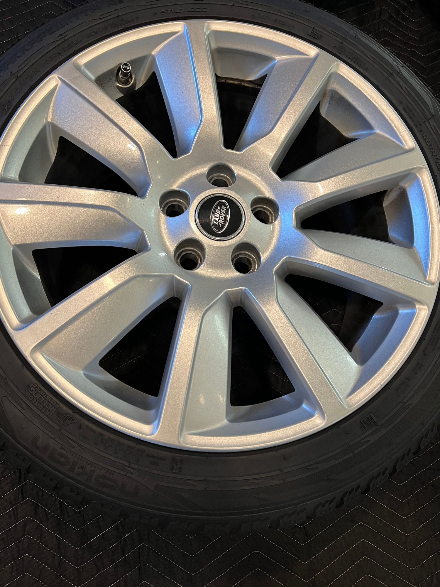 Wheels and Tires/Axles - OEM Land Rover 20" (LR030172) Wheels with Nokian Snow Tires - Fantastic Condition! - Used - 2006 to 2021 Land Rover All Models - New Canaan, CT 06840, United States