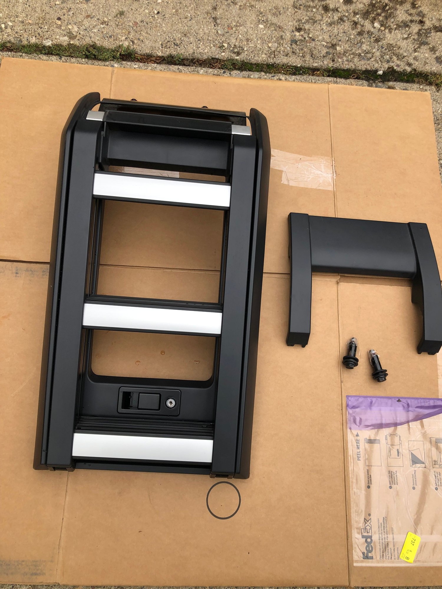 Miscellaneous - Land rover Defender OEM roof rack and OEM ladder from 30th Anniversay Defender - Used - 2020 to 2023 Land Rover Defender 110 - Rochester Hills, MI 48309, United States