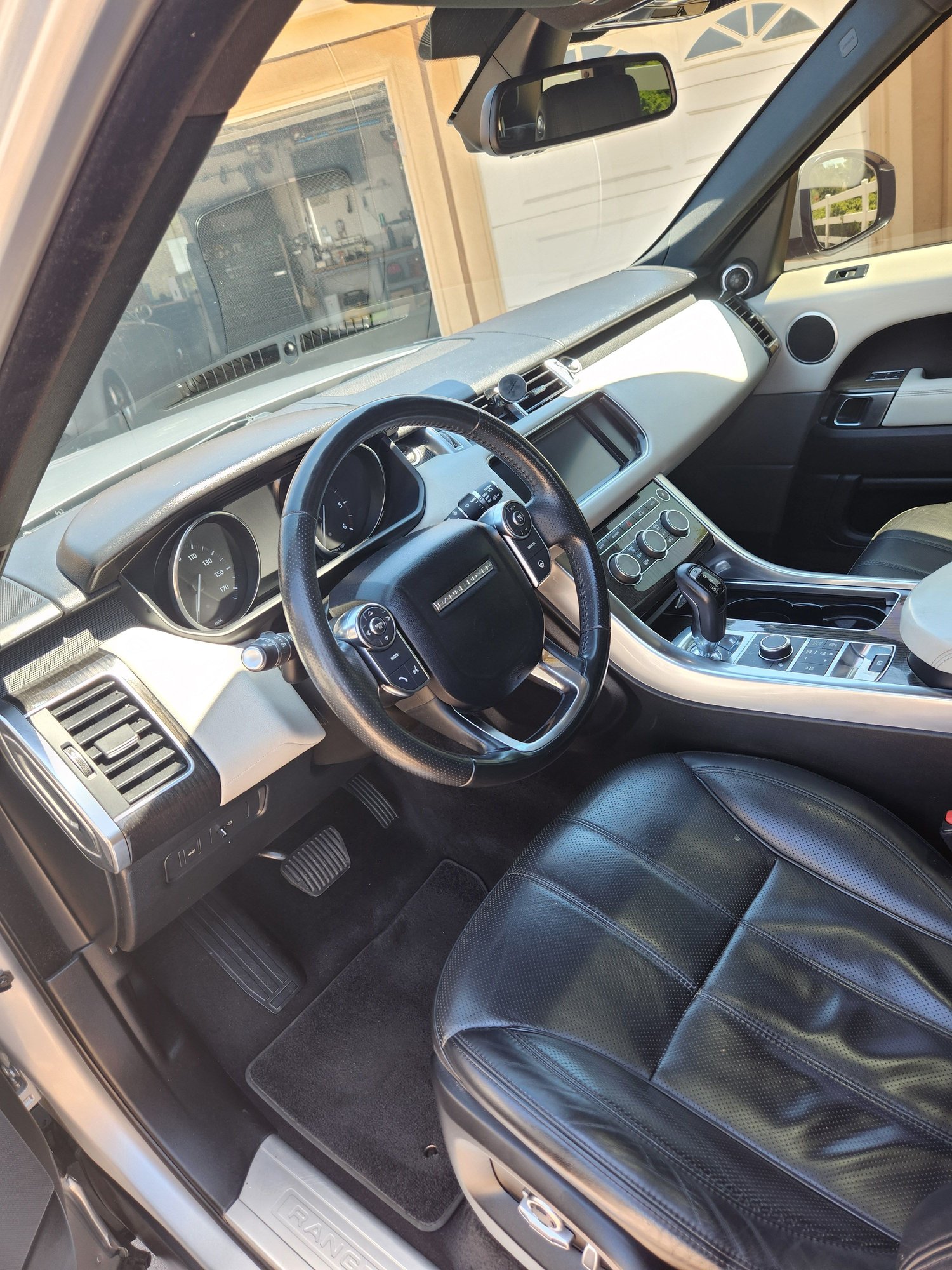 2016 Land Rover Range Rover Sport - 2016 Range Rover Sport Diesel – Clean Title – Great for Parts – Bad Engine - Escondido, CA 92029, United States