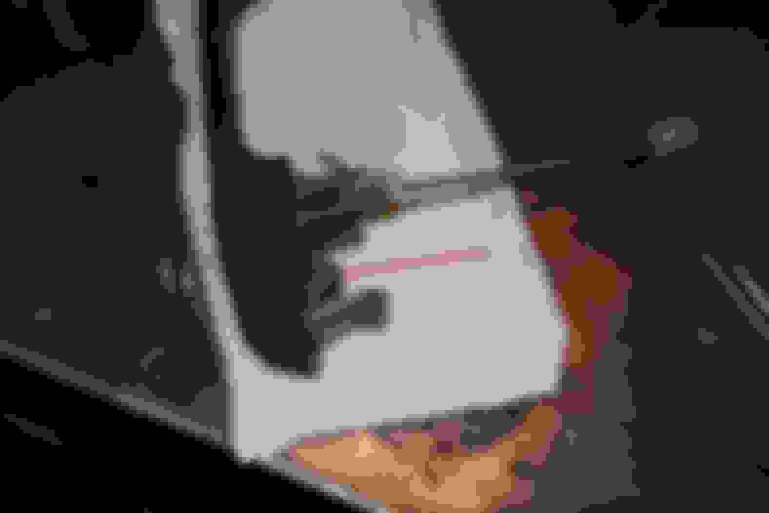 Key just spins in door lock? Here's a DIY fix for 20032004 Disco 2's