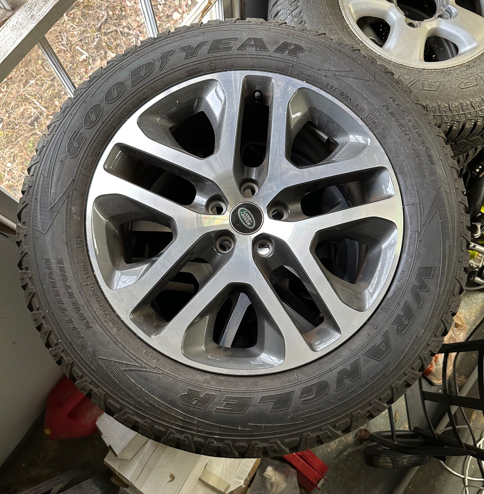Wheels and Tires/Axles - Defender L663 20" 5095 Wheels and Tires - Used - 0  All Models - Leesburg, VA 20175, United States