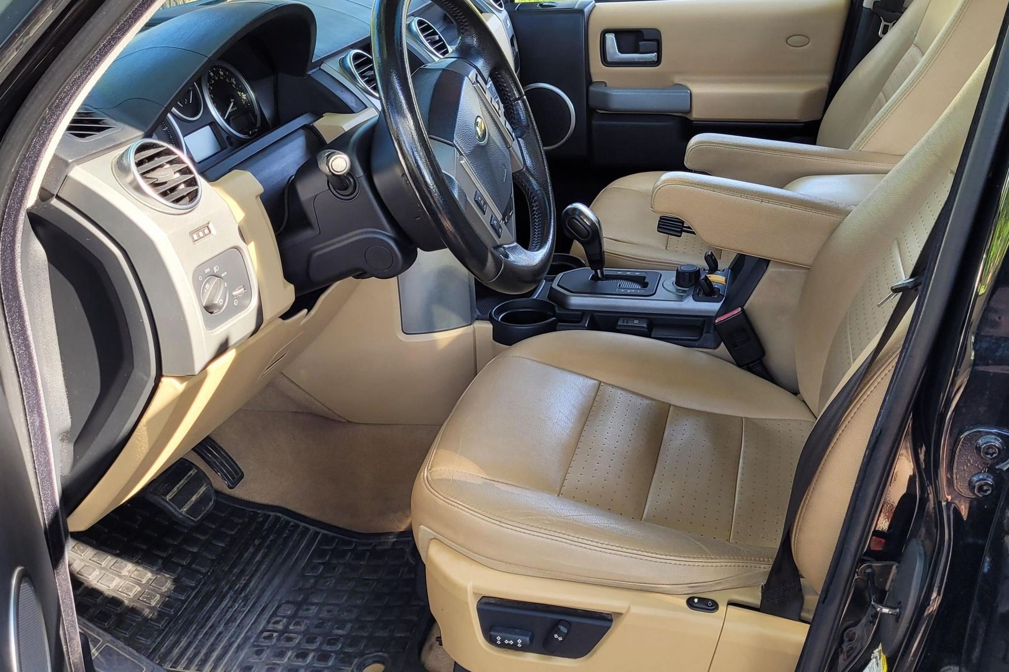 Interior is in great shape for a 17 year-old vehicle.