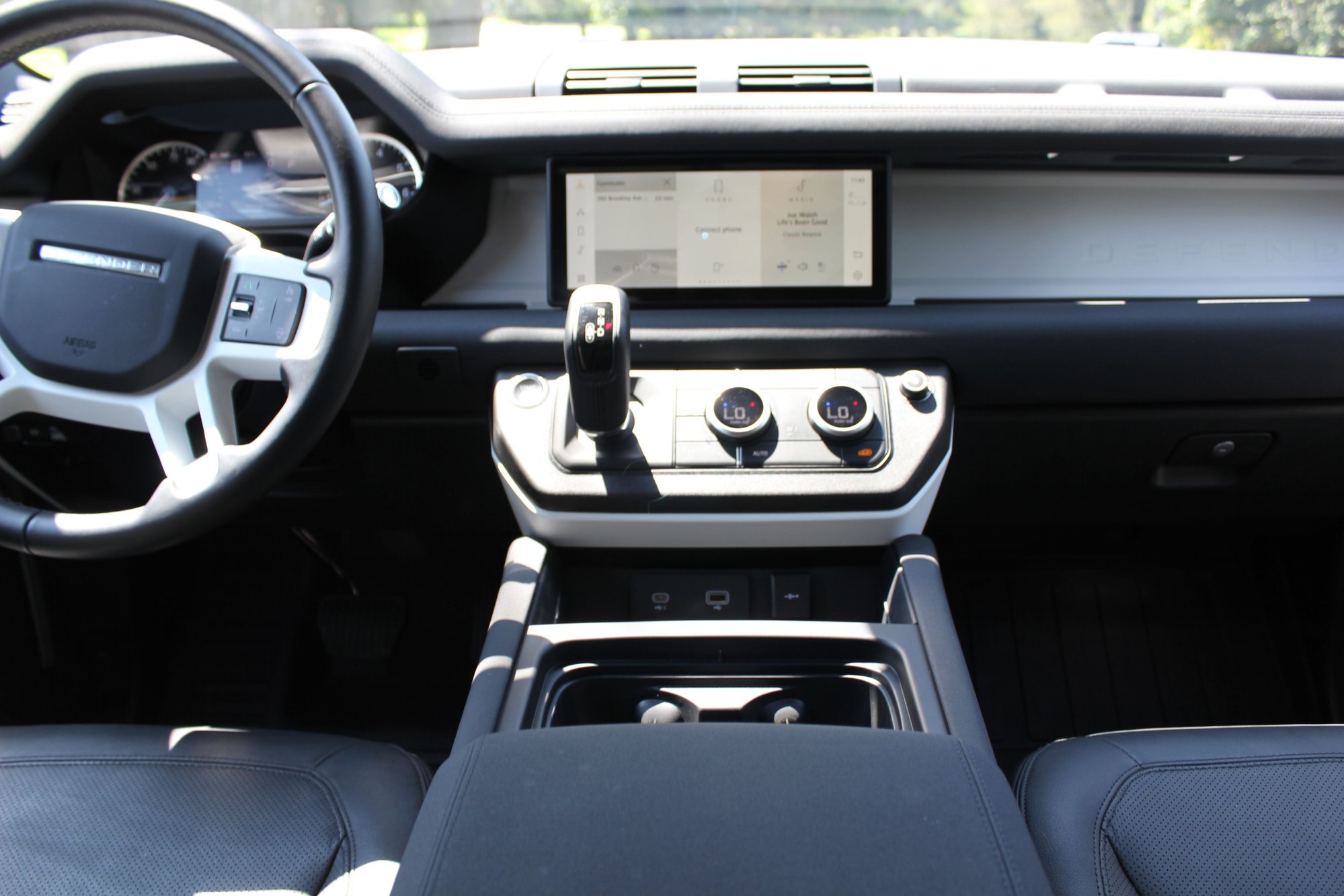 2023 Land Rover Defender - 30th Anniversary Edition Defender 1 of 500 - Used - VIN SALEJ7EX3P2110243 - 16,600 Miles - 4 cyl - 4WD - SUV - White - Alexandria, VA 22306, United States