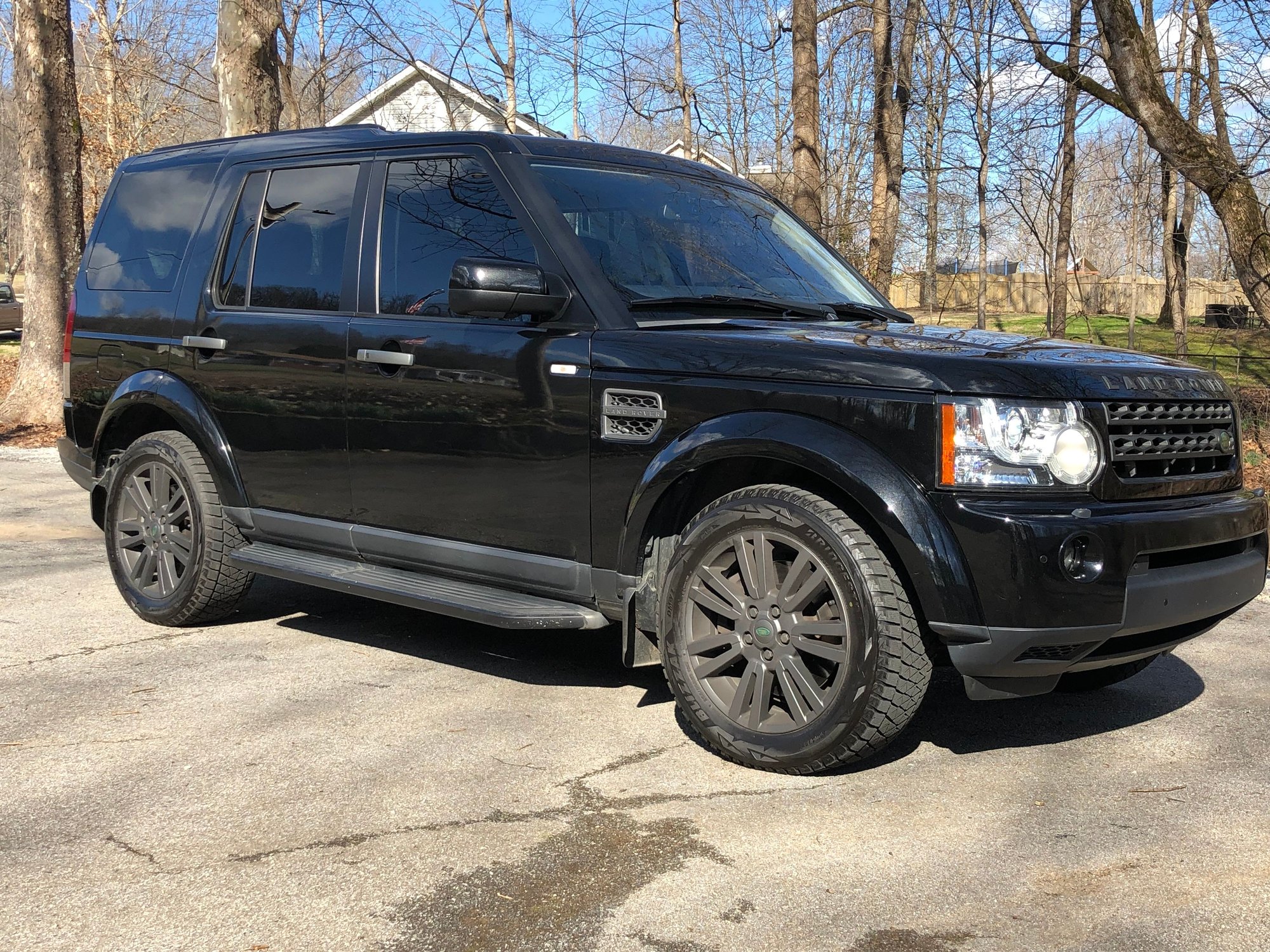 2010 Land Rover LR4 - 2010 Land Rover LR4 Lux plus HD package - very low miles - $21,500 obo - Used - VIN SALAK2D41AA539013 - 8 cyl - AWD - Automatic - SUV - Black - Chattanooga, TN 37353, United States