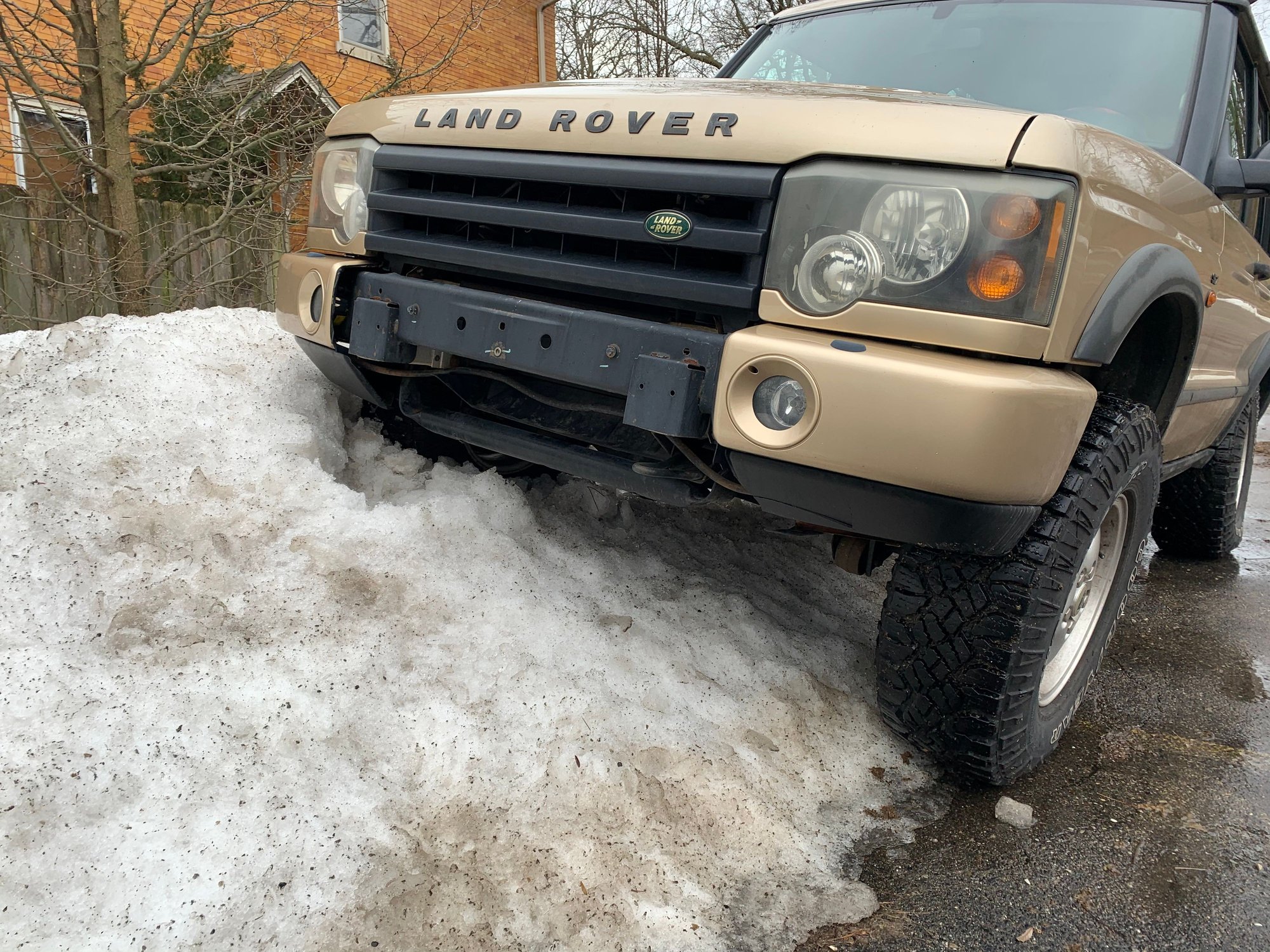 2004 Land Rover Discovery - 2004 Land Rover Discovery SE7 - Used - VIN Saltw194x4a864795 - 150,000 Miles - 8 cyl - 4WD - Automatic - SUV - Gold - Dayton, OH 45405, United States