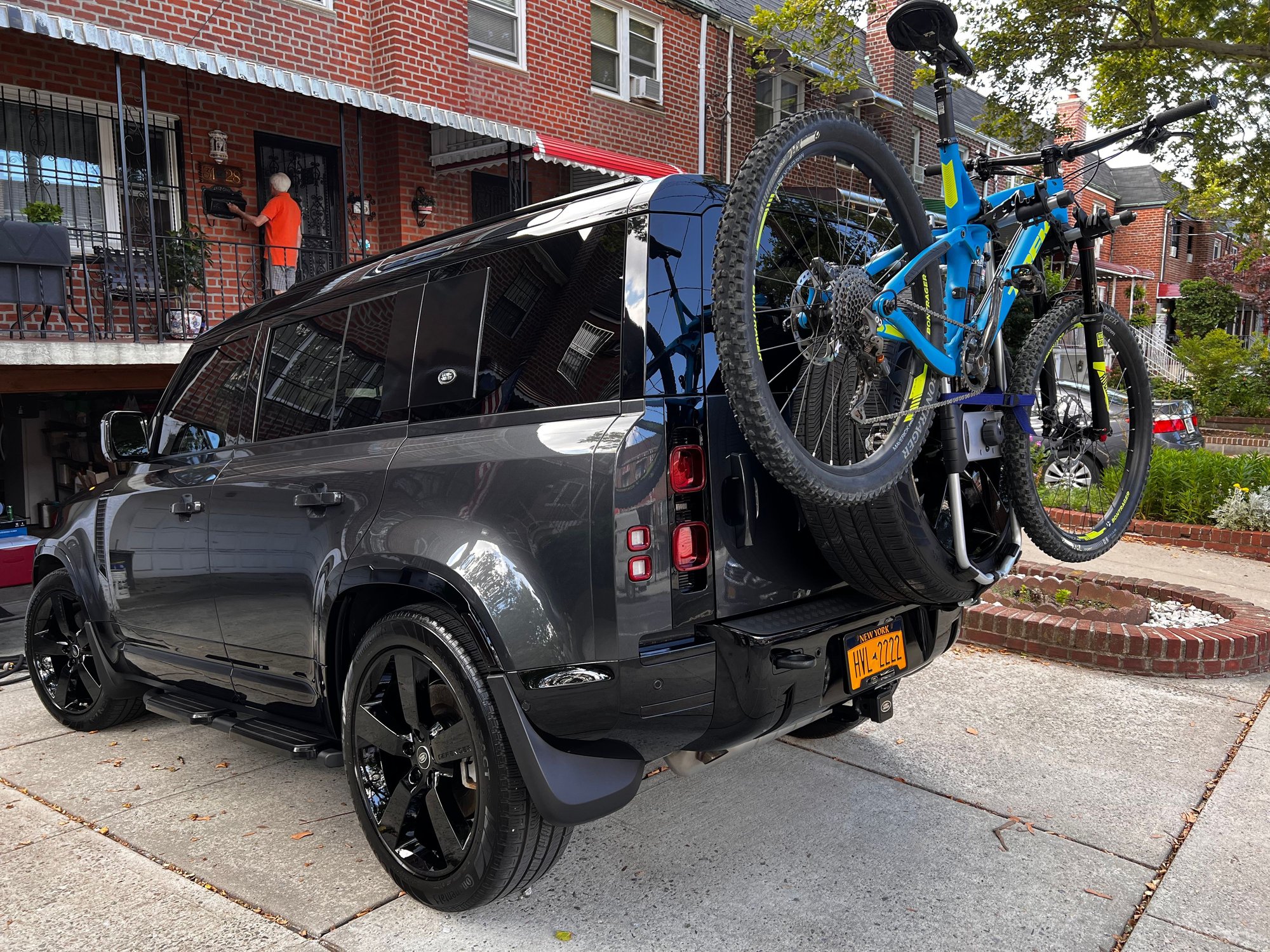 New land rover defender best sale bike rack