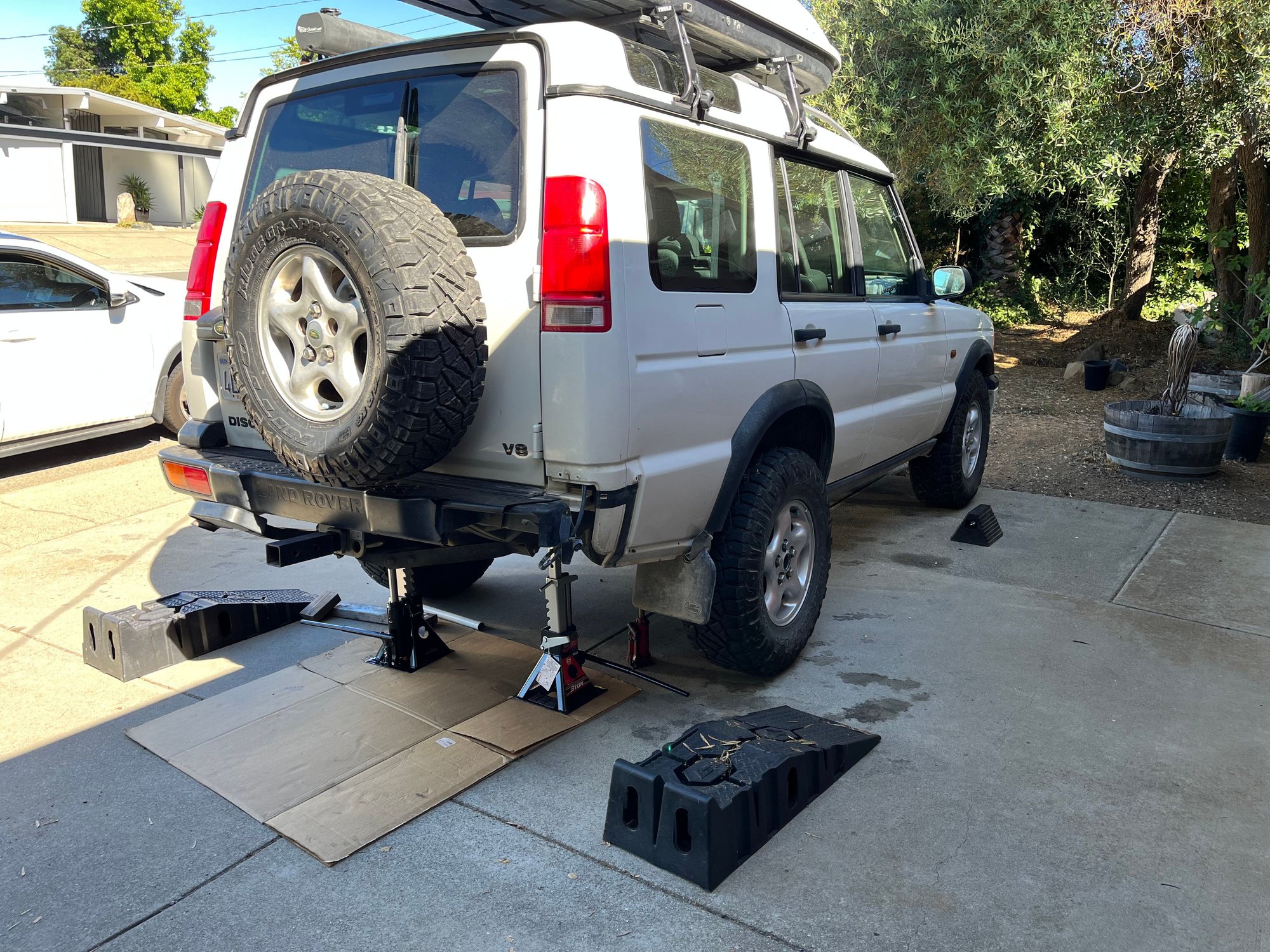 2000 Land Rover Discovery - 2000 Land Rover Discovery 2 SE7 - Used - VIN SALTY1540YA241322 - 203,000 Miles - 8 cyl - 4WD - Automatic - SUV - White - Castro Valley, CA 94552, United States