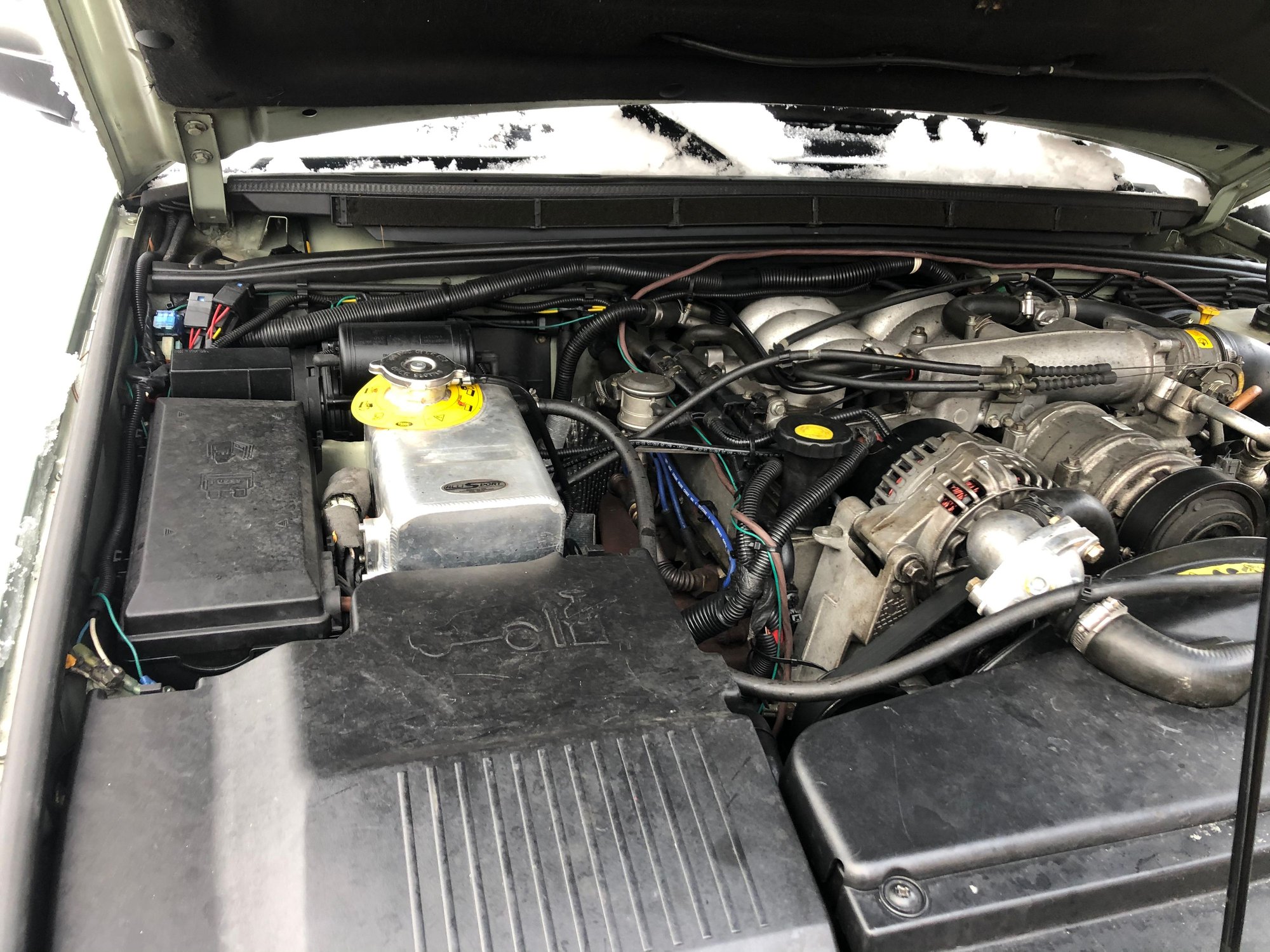 2004 Land Rover Discovery - 2004 discovery - Used - VIN SALTW19404A842448 - 71,000 Miles - 8 cyl - 4WD - Automatic - SUV - Other - Cambridge, ON N1R7J7, Canada