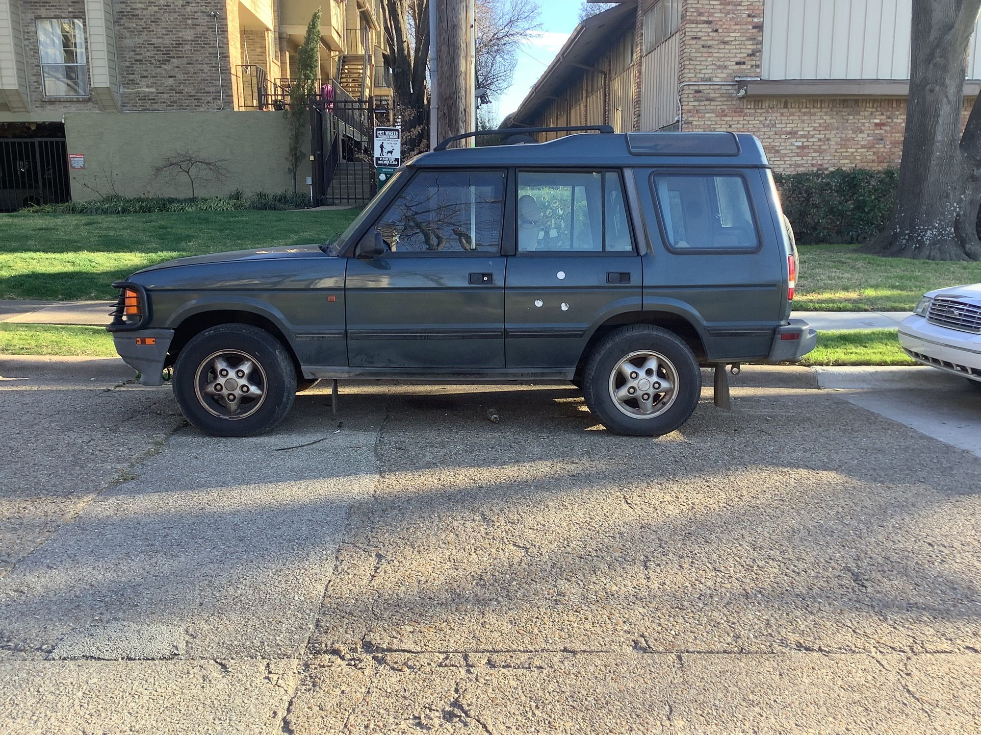 1996 Land Rover Discovery - Land Rover discovery 1996 135,000 miles - Used - VIN SAL0Y1240TA528017 - 8 cyl - 4WD - Automatic - SUV - Other - Dallas, TX 75206, United States
