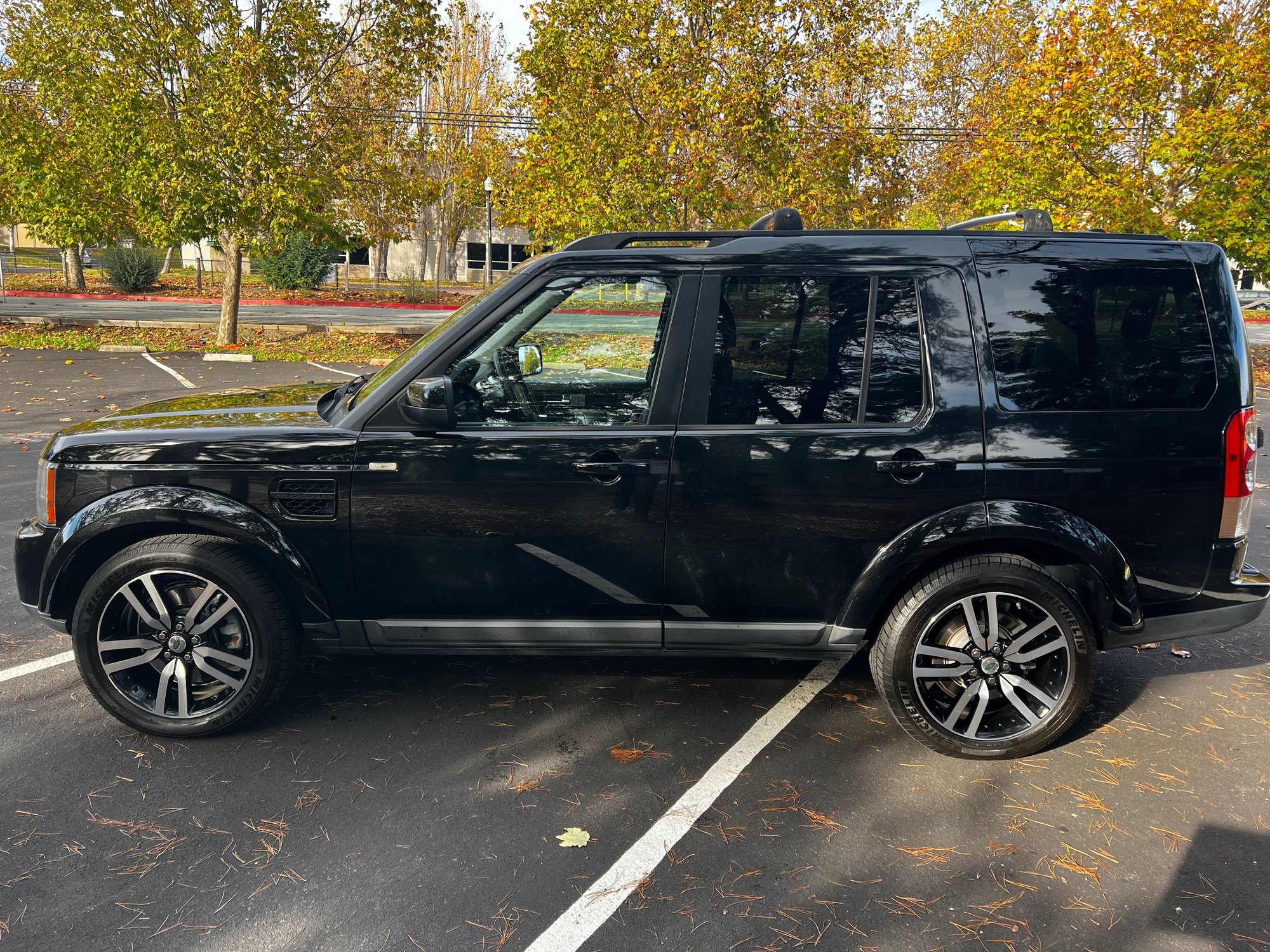 2011 Land Rover LR4 - 2011 LR4 Metropolis Black Edition for sales NorCal - Used - VIN salag2d42ba584805 - 119,000 Miles - 8 cyl - 4WD - Manual - SUV - Black - Mill Valley, CA 94941, United States