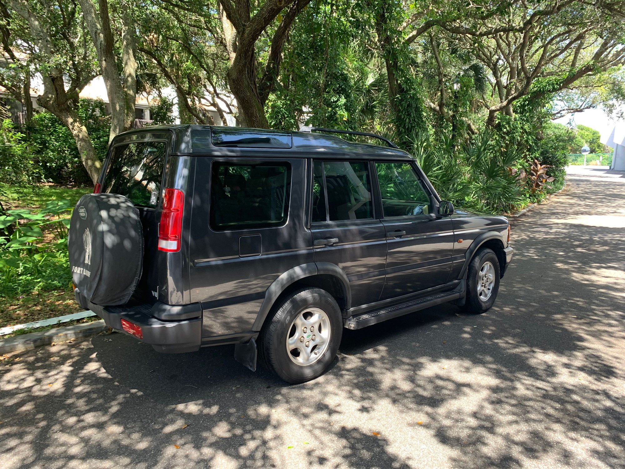 2000 Land Rover Discovery - 2000 Discovery II - Used - VIN SALTY1240YA27379 - 166,327 Miles - 8 cyl - AWD - Automatic - SUV - Gray - St Augustine, FL 32084, United States